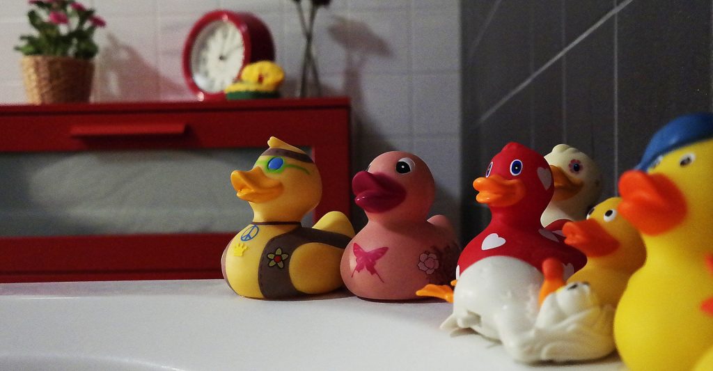Patinhos de borracha para higiene pessoal infantil